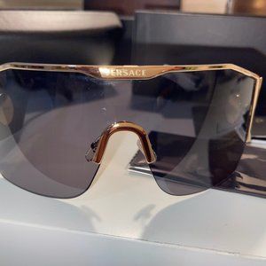 VERSACE OVERSIZED SUNGLASSES POLARIZED